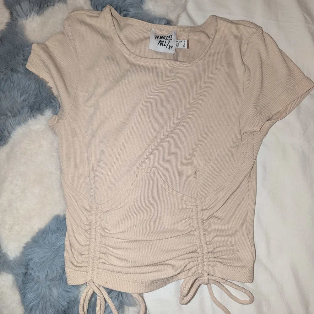 Cream Ruched Crop Top - Picture 4 of 4